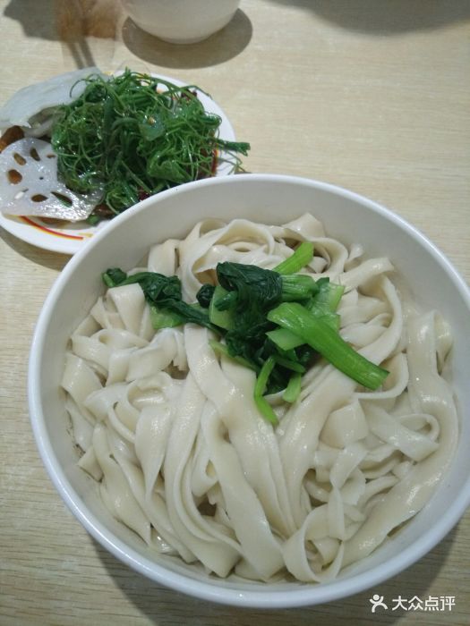 小碗牛肉面