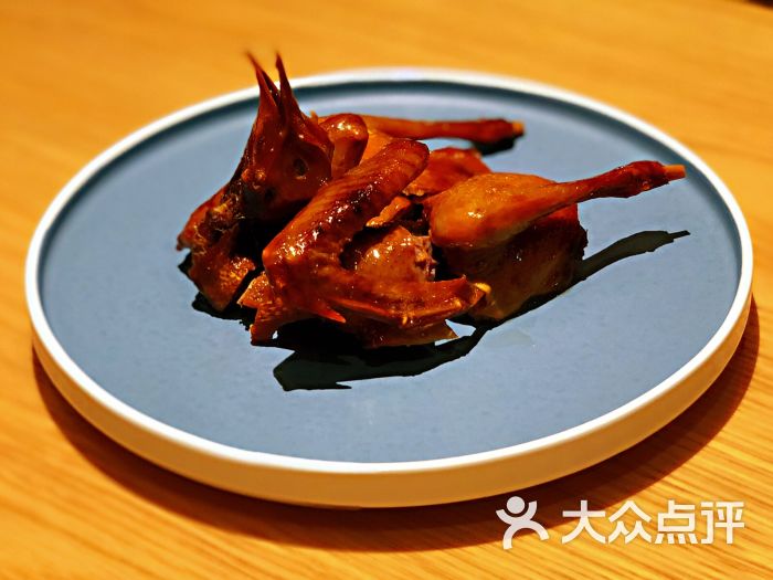 金牌脆皮乳鸽