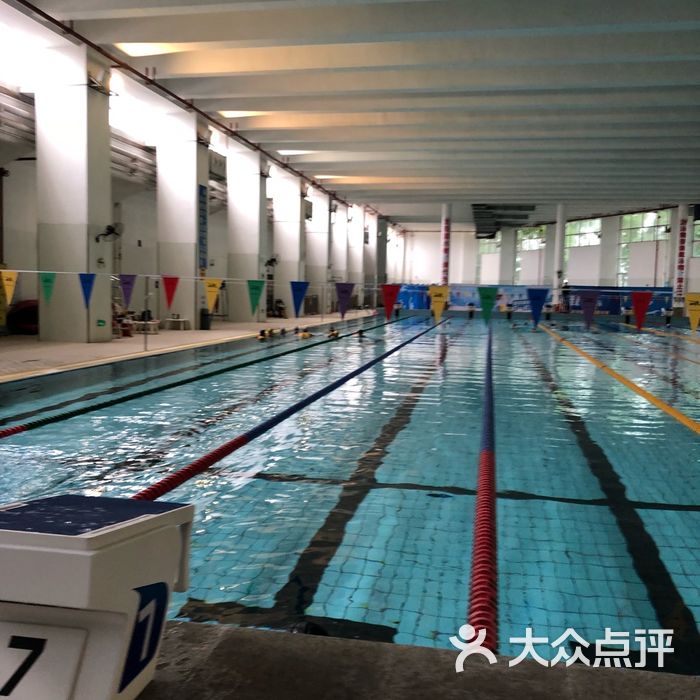 泳骏体育恒温游泳馆