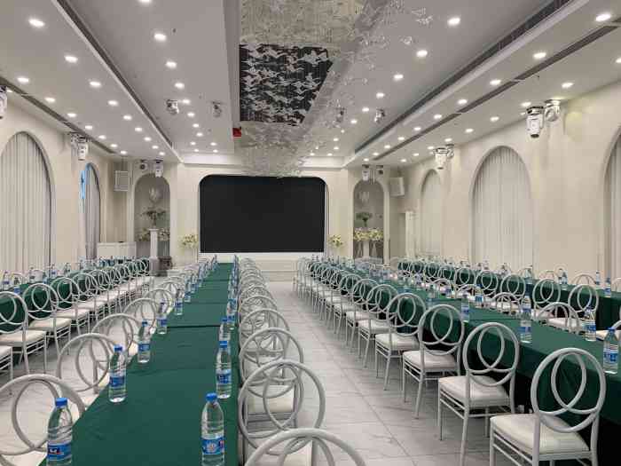 喜悦主题婚礼酒店·宴会厅"环境确实没得说,高大上.