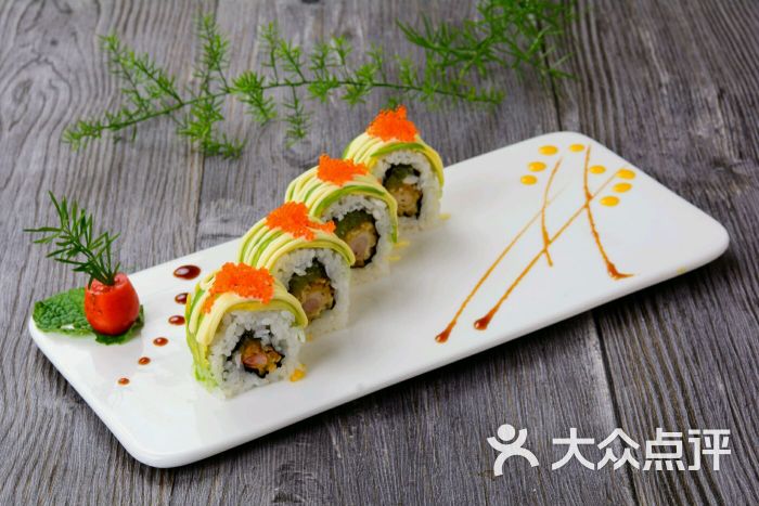 牛油果炸虾卷