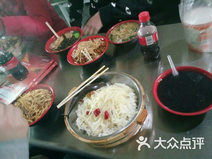 湖北工程学院三里食堂图片 - 第2张