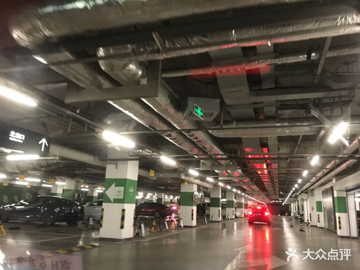 三里屯soho地下停车场(出入口)