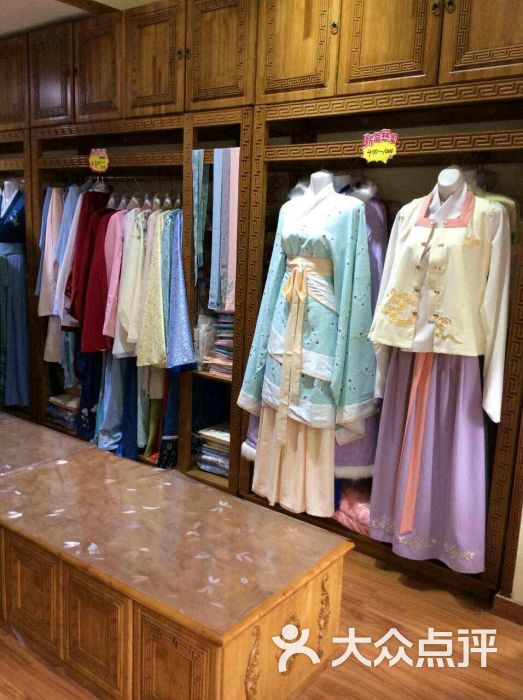 重回汉唐汉服实体店图片 - 第7张