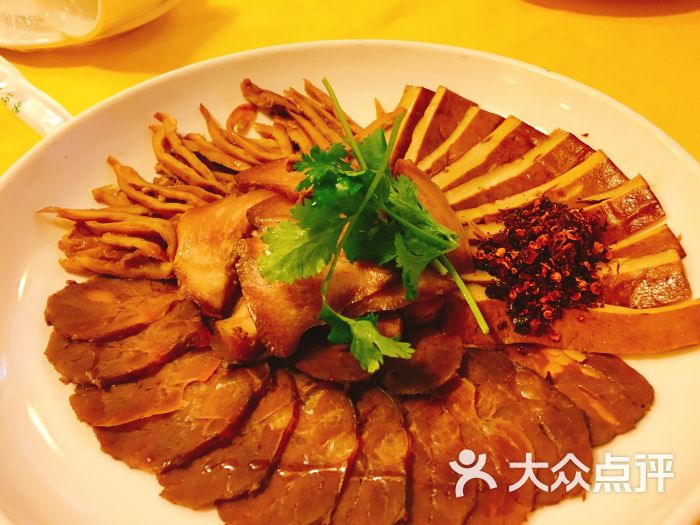 酒鼎尖椒鸡卤拼盘图片 第31张