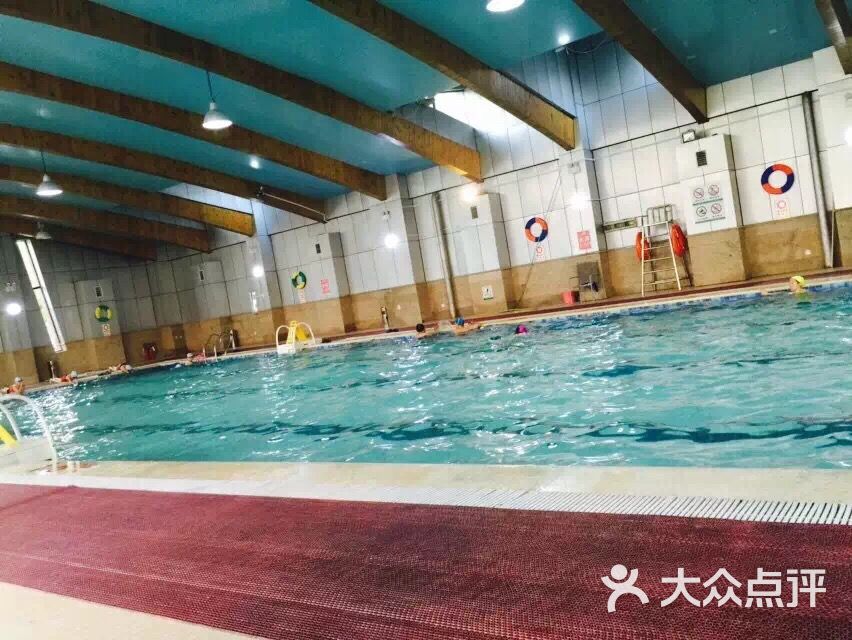 万科上东区小区内游泳馆-万科上东区小区内游泳馆图片-长春运动健身