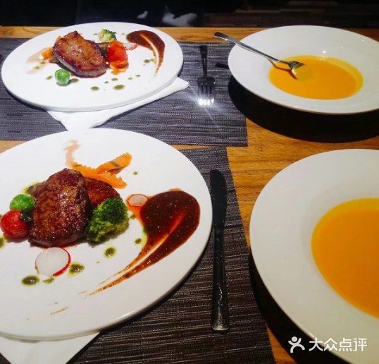 忙里偷闲来市南区这家西餐店吃饭,已经是一种习惯