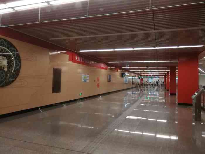 万盛西(地铁站)-"七号线延长线 万盛西站 说实话 周围还.