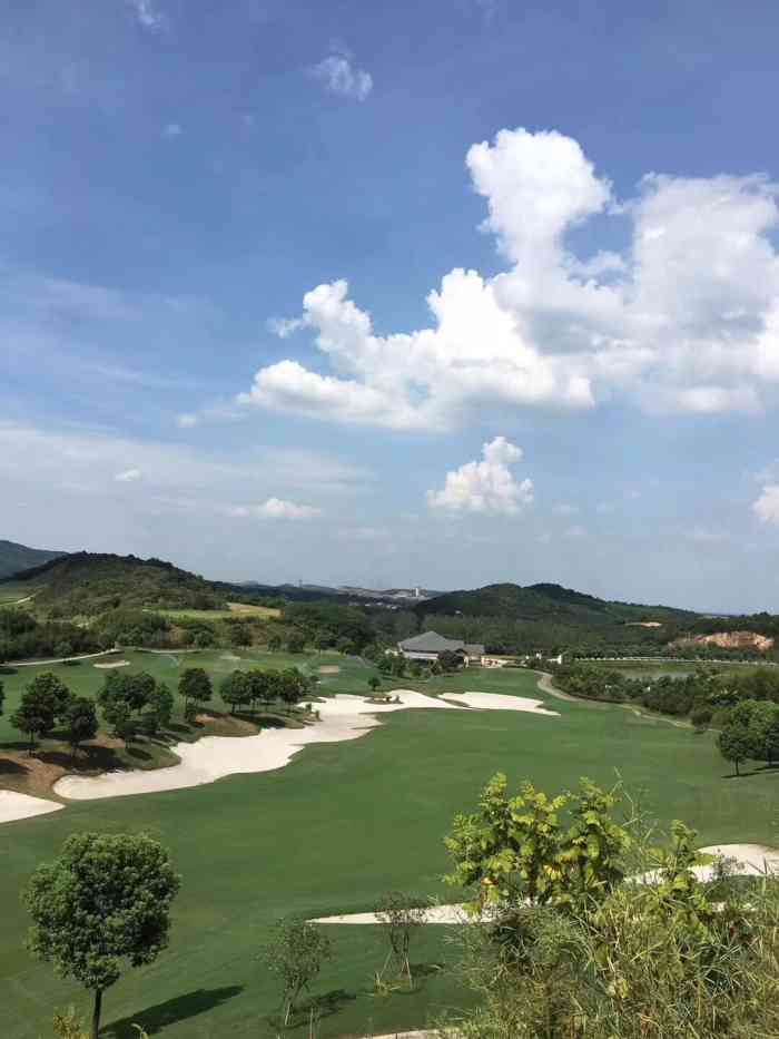 龙山湖高尔夫球会-"德清龙山湖,绿水青山,景色宜人,.