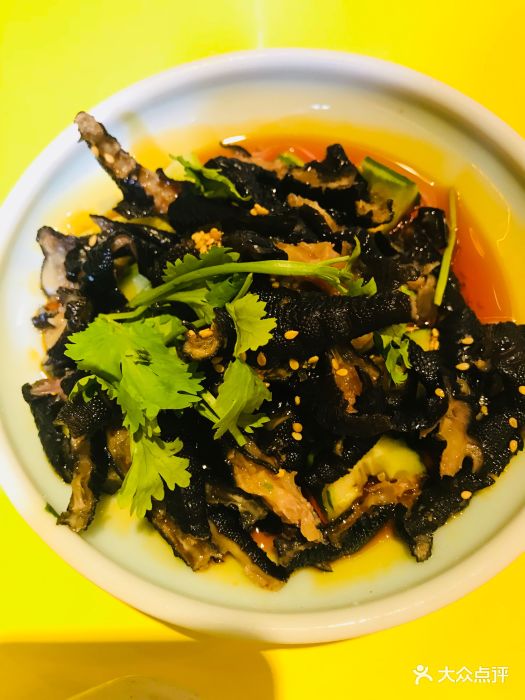 凉拌乌鸡脚