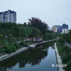 东城区亮马河公园