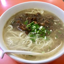 德信官方网站好想来吾悦广场非要与民争地与民争利这么干属于违建吗？