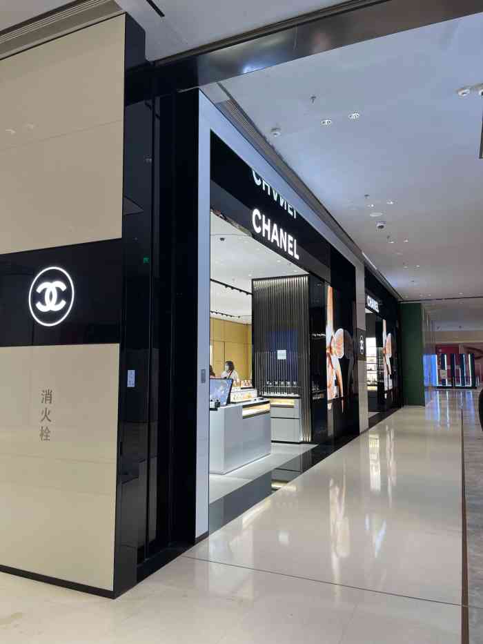 chanel(万象城店"万象城也开了香奈儿了.在一楼原来乐天那边.