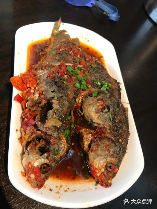 鹤庆人家拾年菜馆传统大理菜大理酸辣鲫鱼图片
