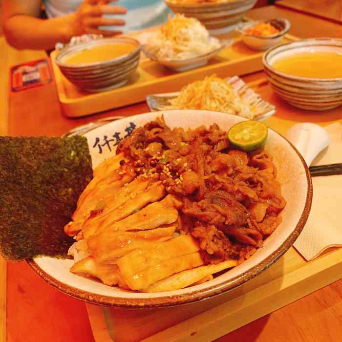 仟喜丼日式烧肉饭(瑶海万达店)-"日式烧鸟dong饭也不