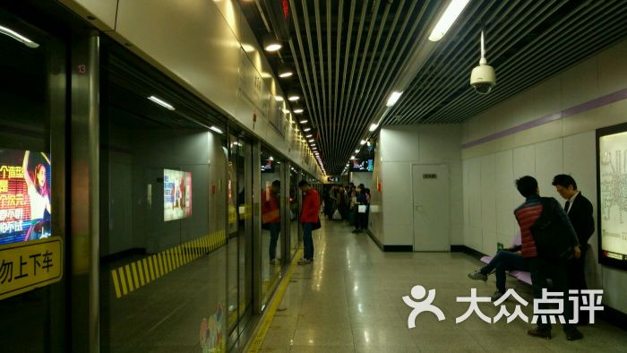 龙溪路-地铁站站台图片 第3张