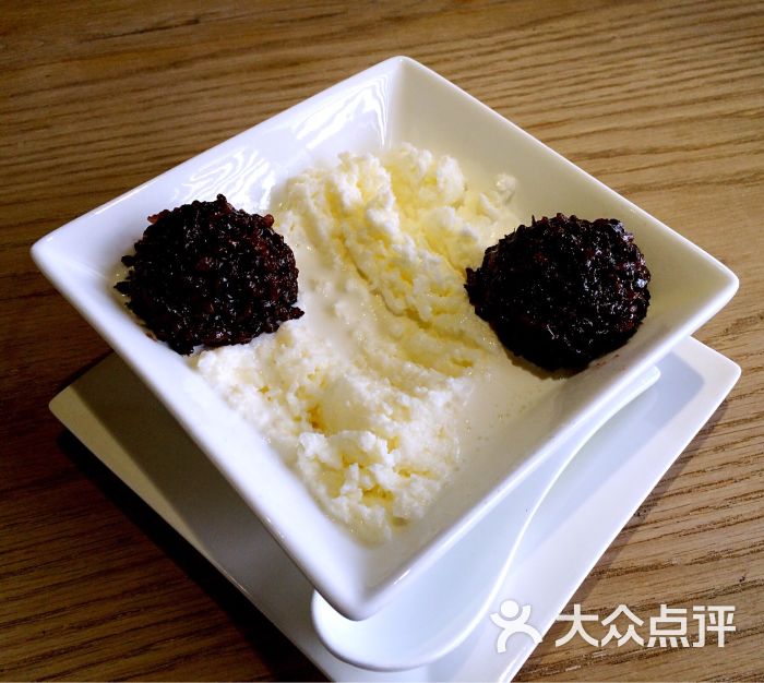 白雪黑糯米甜甜