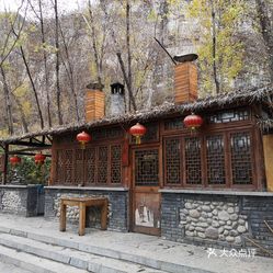 快活林烧烤 #点评有礼# 快活林烧烤 地址:北京市房山区周口店镇黄山