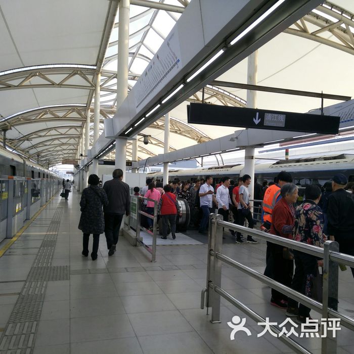 沈杜公路-地铁站