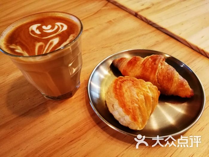 面包配咖啡套餐