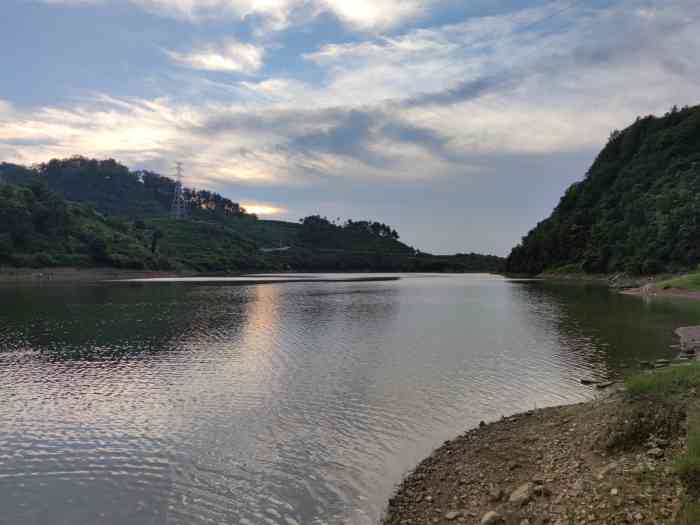 花溪松柏山水库-"风光迤逦,令人流连忘返的地方,这里.