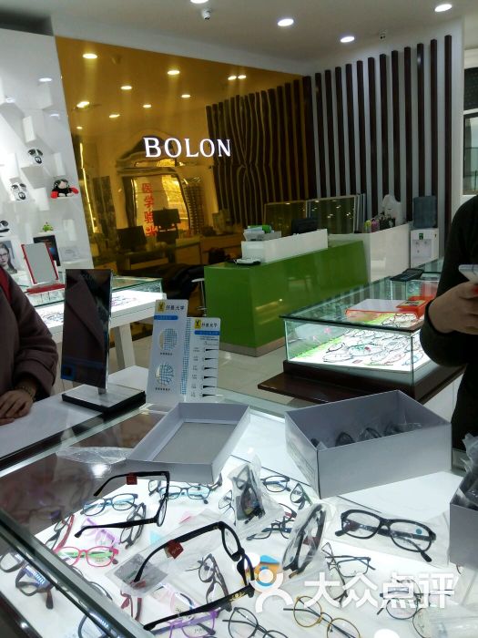 暴龙眼镜(杨家湾店)图片 第2张