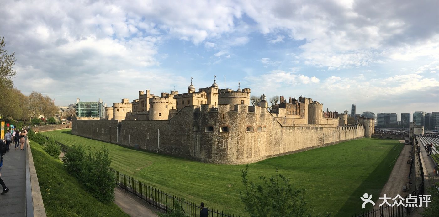 伦敦塔:值得一去哦,里面很多展览,可以.伦敦景点
