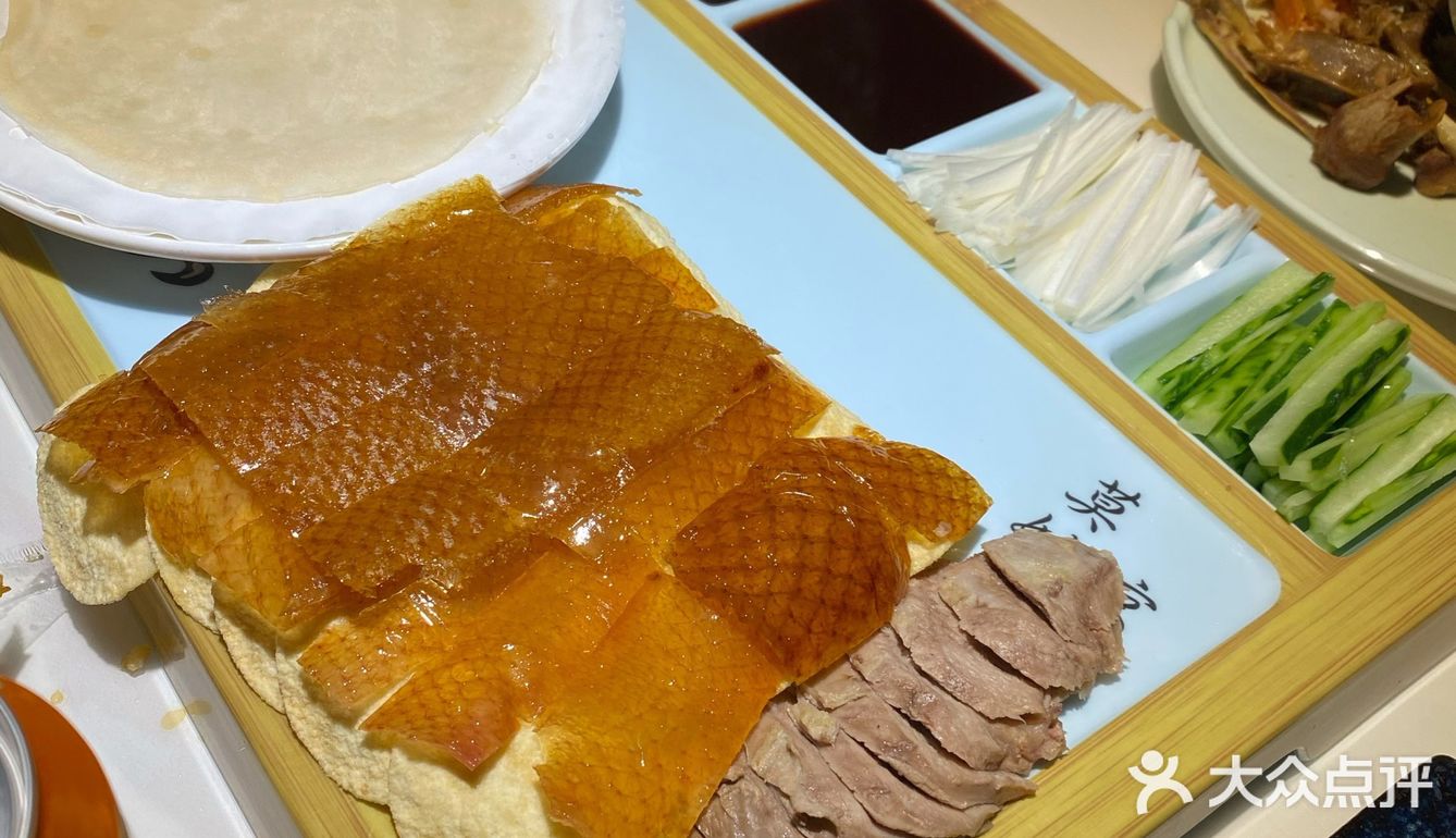京城片皮鸭,烧汁树菇鲜贝,每次都吃到光盘