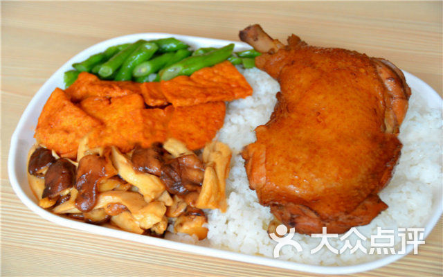招牌鸡腿饭