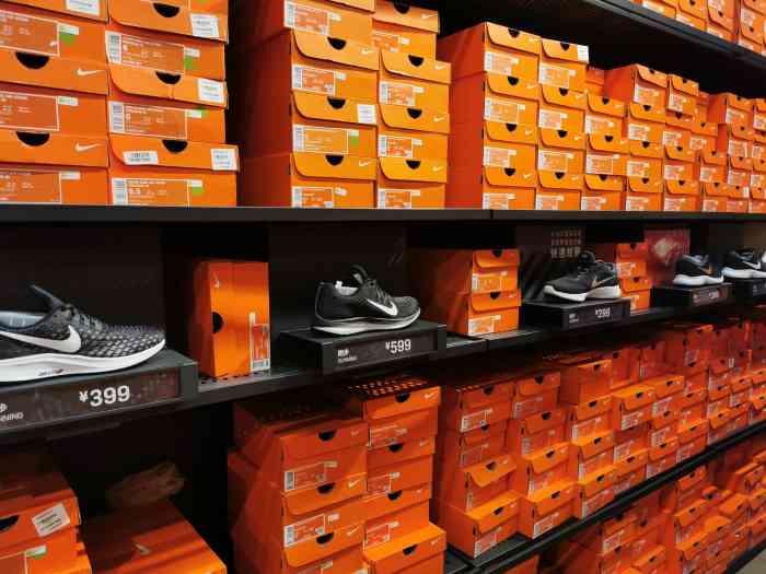 nike北京长城优选体验店-"八达岭奥莱有两家耐克店,离着不远,经常看.