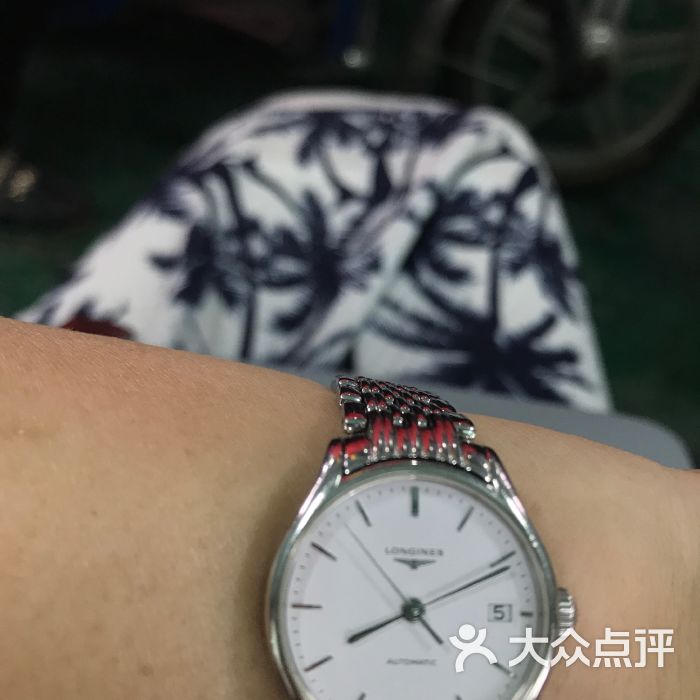 3、在上海哪里可以找到阿玛尼手表店或维修店？ 