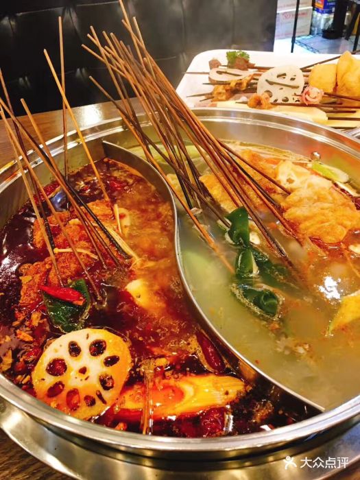 好串火锅串串香(文华里店)鸳鸯锅底图片 - 第1张