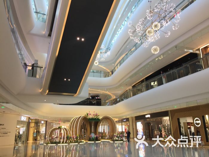 卓悦汇购物中心店内环境图片 - 第3张
