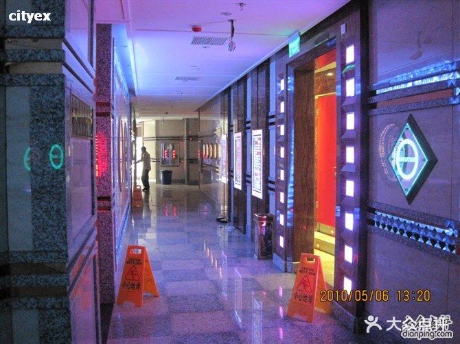 乐翻天量贩式ktv(淞发路店)-http_imgload11图片-上海k歌-大众点评网