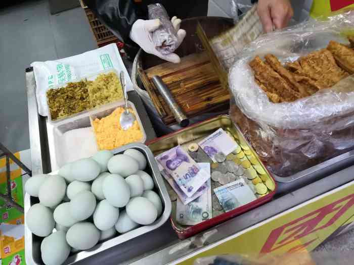 鸡蛋饼煎饼果子饭团早餐车-"今天早上特别想吃老式的