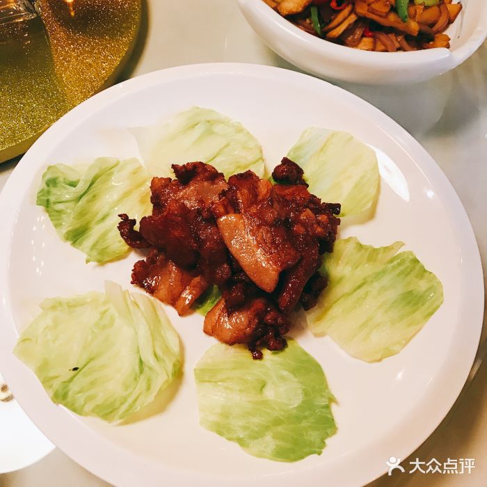 地点在陕西南路地铁站出来步行几分钟,国泰.