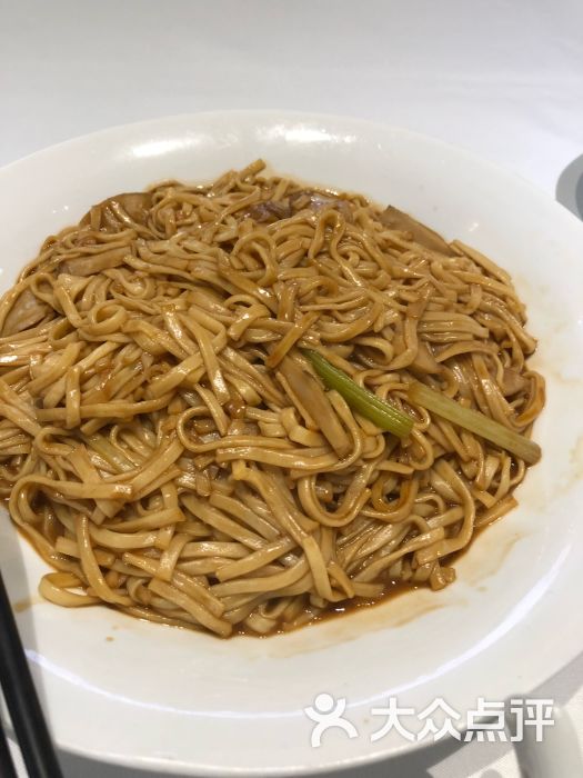 鲍汁菌香焖伊面