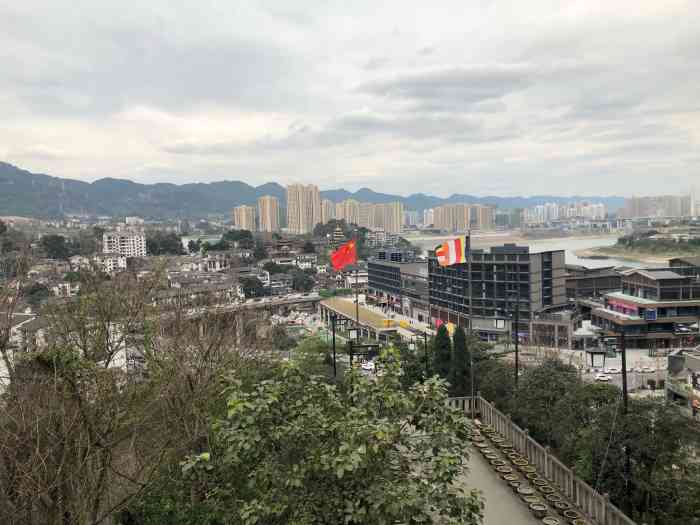 凤凰山文化公园-"可以眺望磁器口的一个社区公园 很矮