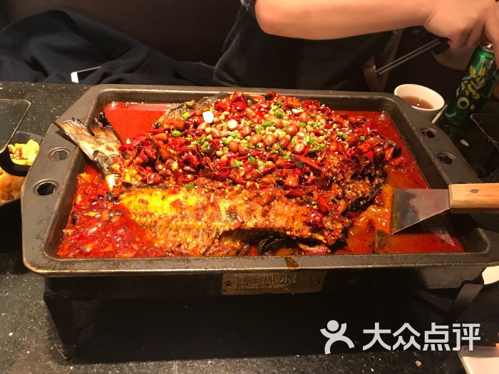 江边城外烤全鱼(长寿路店)香辣味烤清江鱼图片 第4张