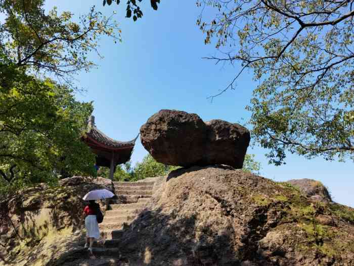 宝石山连着蛤蟆峰 以后每个月爬一次?哈哈