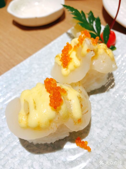 久赞深海水产·寿司(嘉里中心店)生烤贝柱寿司图片