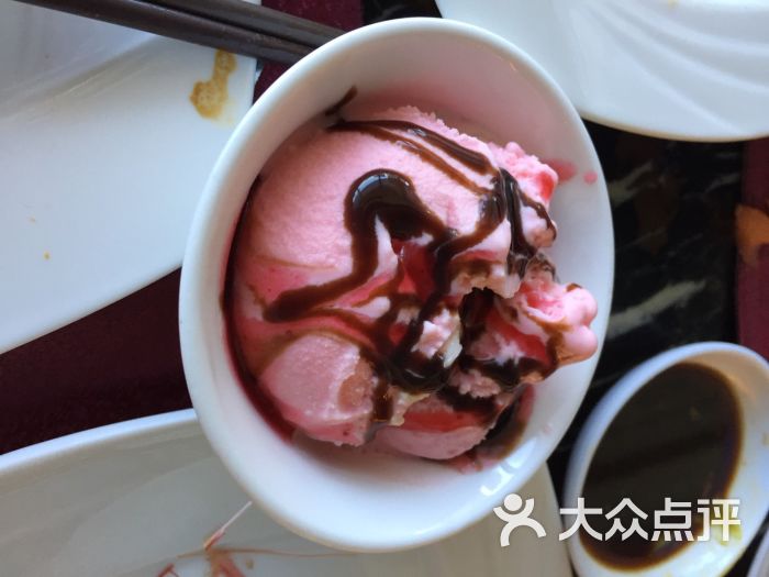沈阳皇朝万鑫酒店_沈阳皇朝万鑫酒店门口_皇朝万鑫海鲜自助(2)