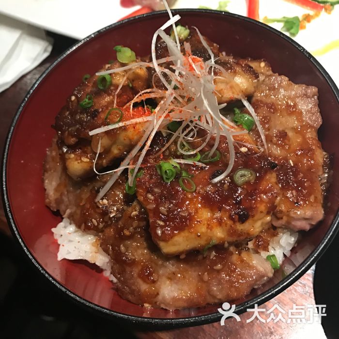 牛肉鹅肝盖饭