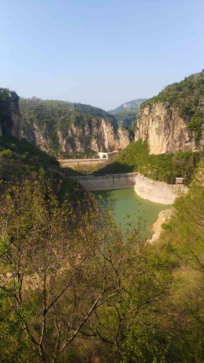 漏明崖-"漏明崖景区,位于洛阳市新安县北冶乡的漏明.