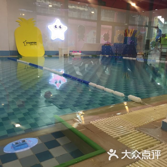 蓝旗亲子游泳