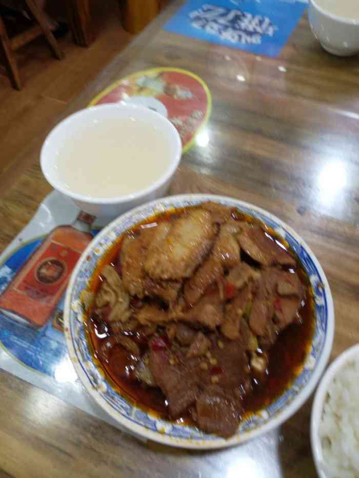 鲁山揽锅菜鸭河卤肉"揽锅菜,肉很多,下面垫的菜.凉菜很实惠.