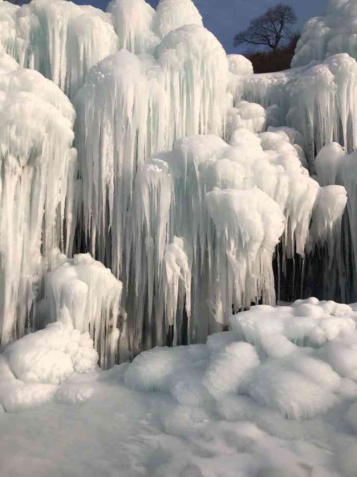 老君顶冰雪王国-"雪场不大,但是道具设备都很齐全,初次滑雪.