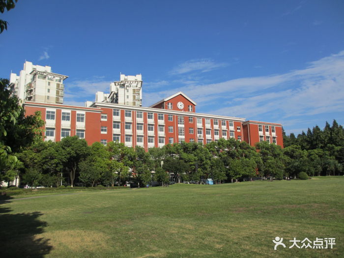 上海大学(延长校区)图片