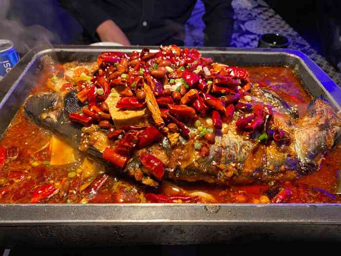 烤鱼味道略淡(蒜香湄江鱼),双皮奶略老