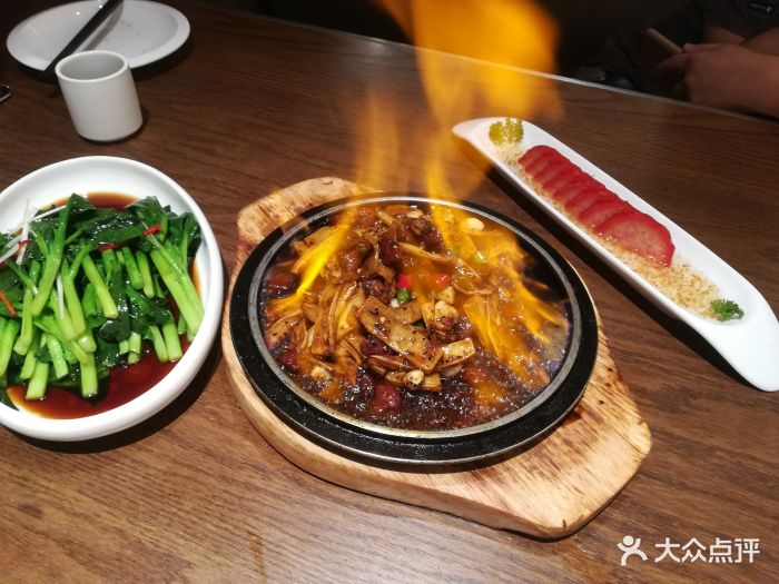 北李妈妈菜(鲁能城店-火焰杏鲍菇焗牛肉图片-天津美食-大众点评网